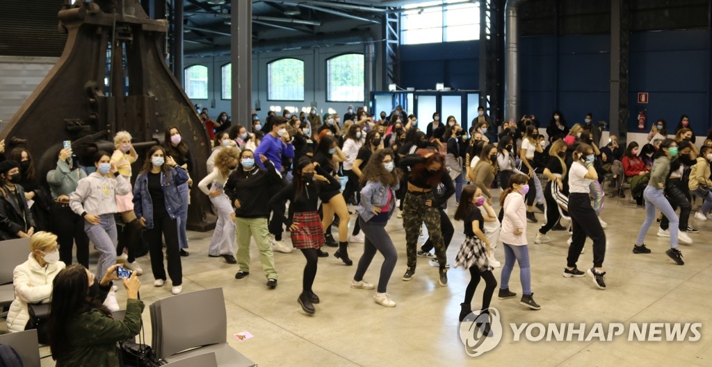 Dance de K-pop en Italie Dance de K-pop en Italie