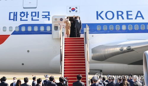 유럽 3개국 순방 나선 문 대통령