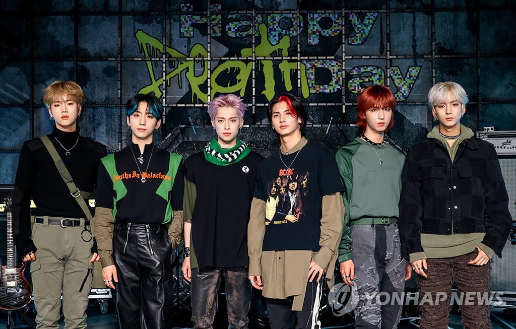 La imagen, proporcionada por JYP Entertainment, muestra a la banda masculina Xdinary Heroes. (Prohibida su reventa y archivo)