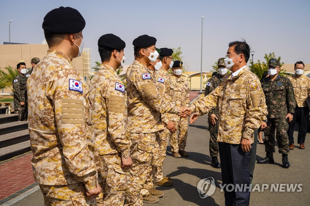 وزير الخارجية الكوري يزور وحدة الأخ العسكرية الكورية بالإمارات وزير الخارجية الكوري يزور وحدة الأخ العسكرية الكورية بالإمارات