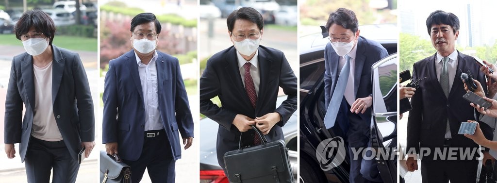법무부 들어서는 검찰 인사위원들