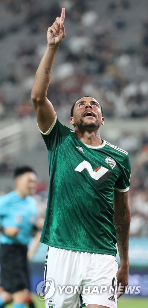 In this file photo from July 6, 2022, Gustavo of Jeonbuk Hyundai Motors celebrates his goal against FC Seoul during the clubs' K League 1 match at Seoul World Cup Stadium in Seoul. (Yonhap)