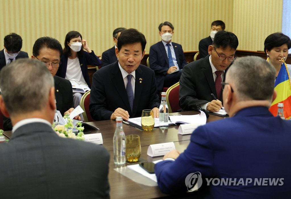 김진표 국회의장, 루마니아 각료들과 회담