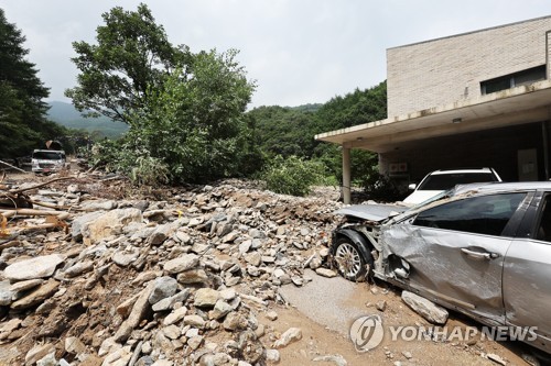 계속되는 수해 복구작업