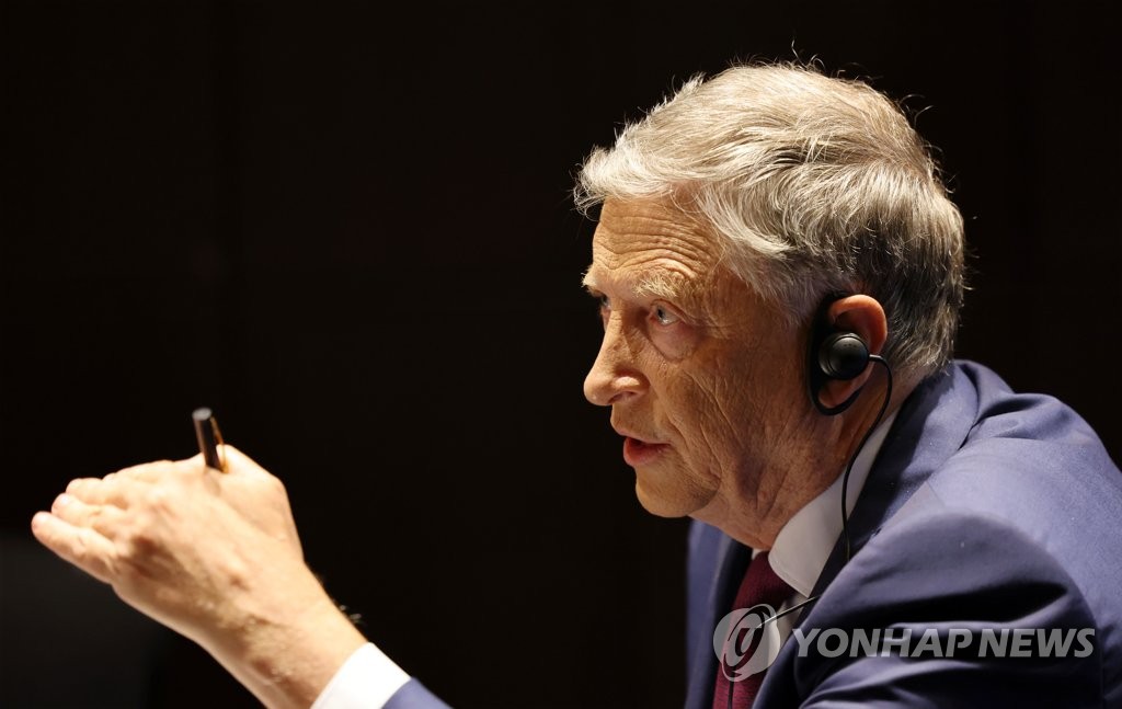 연합뉴스와 인터뷰하는 빌 게이츠