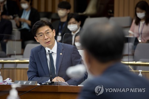 질문하는 조정훈 의원