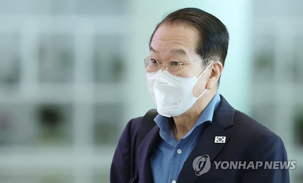 Unification minister leaves for Germany Unification minister leaves for Germany