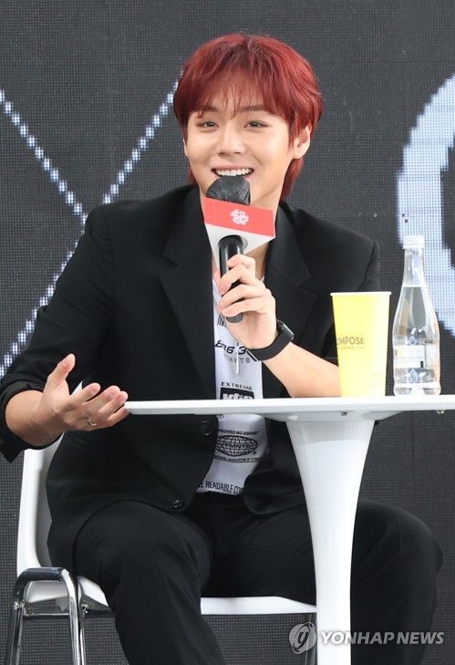 인사말하는 박지훈