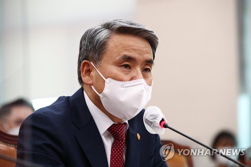 This photo, taken on Oct. 17, 2022, shows Defense Minister Lee Jong-sup speaking during a parliamentary audit at the National Assembly in Seoul. (Pool photo) (Yonhap)