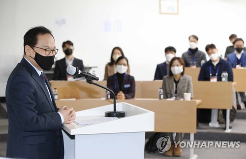인사말 하는 김승호 인사혁신처장