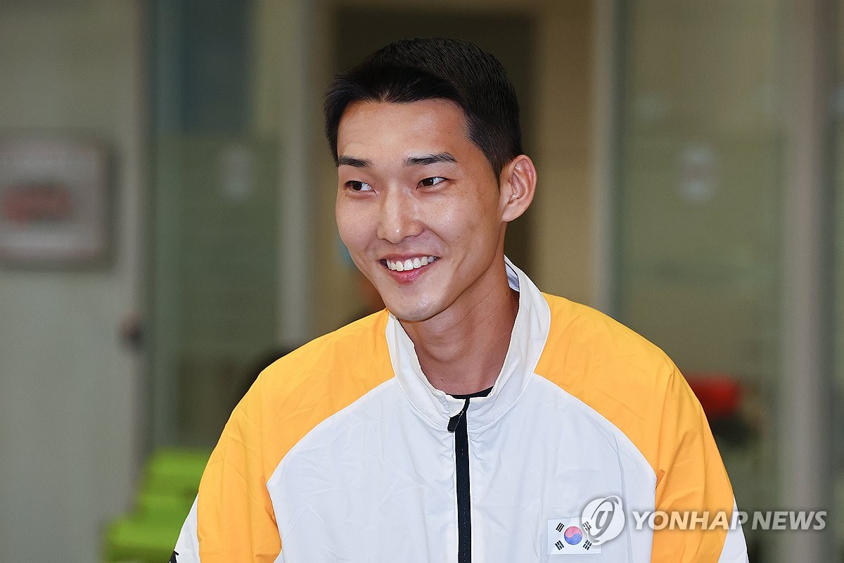 El saltador de altura Woo Sang-hyeok regresa a casa El saltador de altura Woo Sang-hyeok regresa a casa