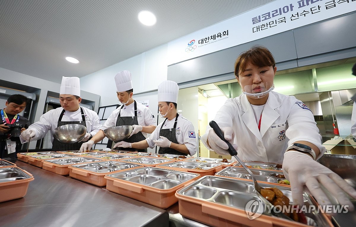 '한국에서 먹던 맛으로 선수들의 영양을 책임집니다'