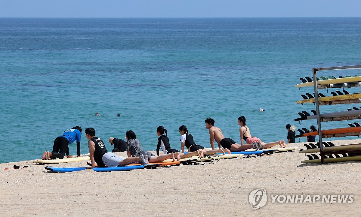 마음은 이미 파도 위…강릉시 경포해변