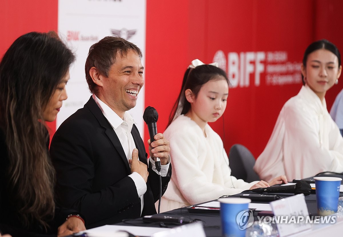 부산국제영화제 경쟁 부문 '왼손잡이 소녀' 기자회견