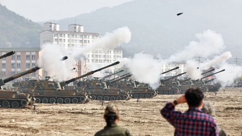 >육군 수도군단, 철원서 포사격 훈련…자주포 30문 투입