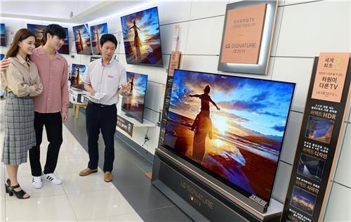 مبيعات إل جي المحلية من تلفزيونات OLED تتجاوز 10 ألاف وحدة شهريا - 1