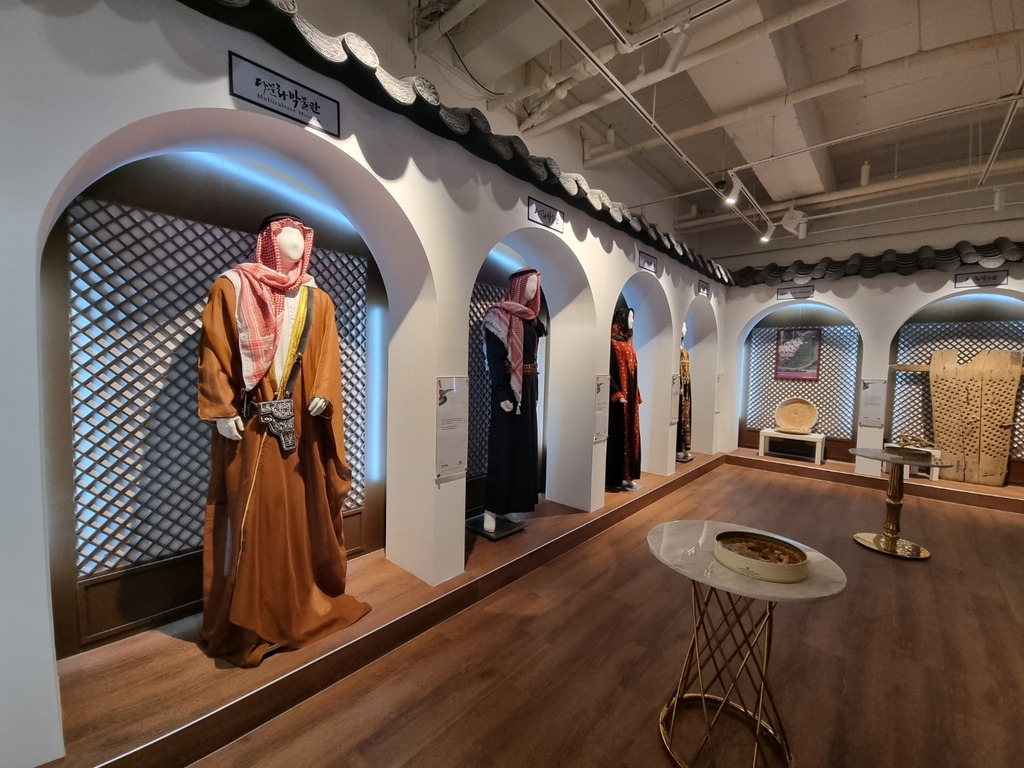 افتتاح معرض "لمحة عن الفولكلور الأردني" اليوم في متحف الثقافات المتعددة في سيئول - 11