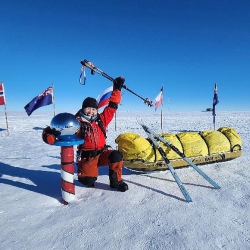 متسلقة الجبال «كيم يونغ-مي» تكمل رحلتها المنفردة في القطب الجنوبي دون مساعدة