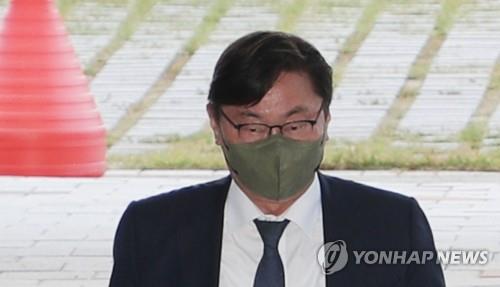 النيابة تطلب سجن نائب حاكم «غيونغي» السابق لمدة 15 عاما في قضية التحويلات المالية إلى كوريا الشمالية   وكالة يونهاب للانباء