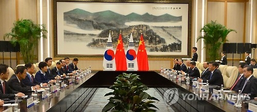 (5th LD) Park, Xi reconfirm differences over THAAD, agree to strengthen communication
