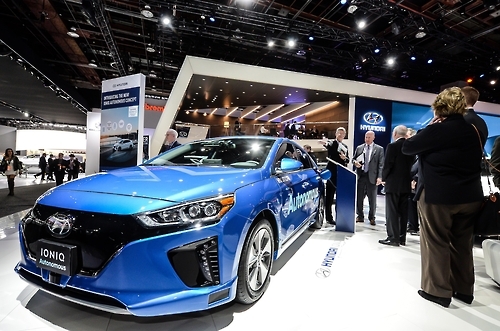 Hyundai Ioniq debuts at Detroit Motor Show - 1