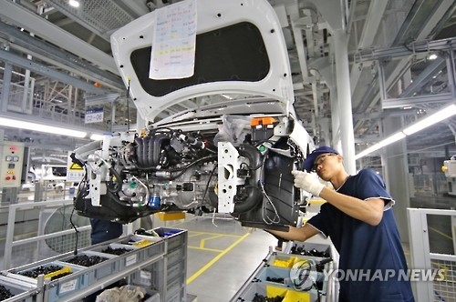 Auto parts makers' sales on decline amid slump in auto market - 1