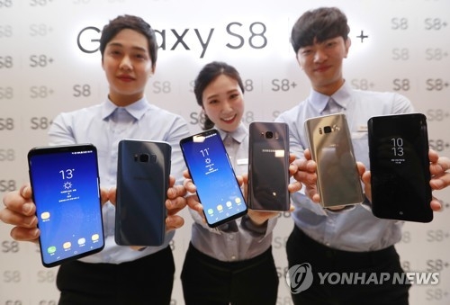 (LEAD) Galaxy S8's preorders reach whopping 1 mln