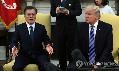 (LEAD) Moon says renegotiation of Korea-U.S. FTA not part of summit agreement with Trump - 2