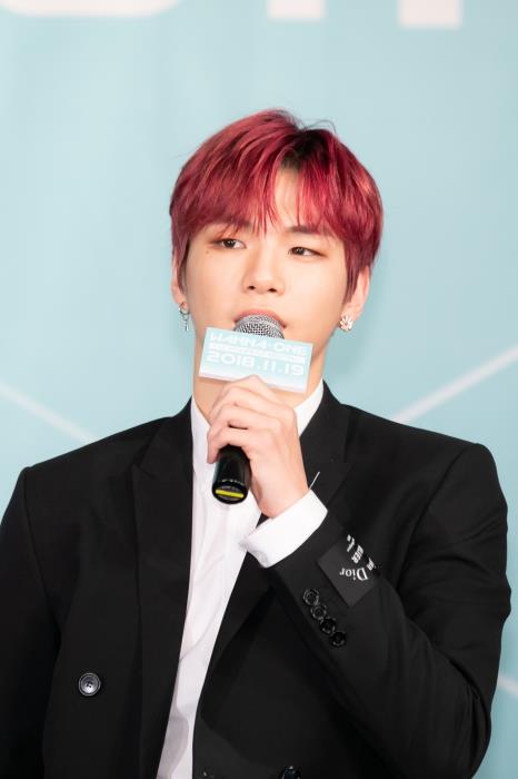 Kang Daniel speaks during a press conference for Wanna One's new album, "1¹¹=1 (Power of Destiny)," in Seoul on Nov. 19, 2018. (Yonhap)