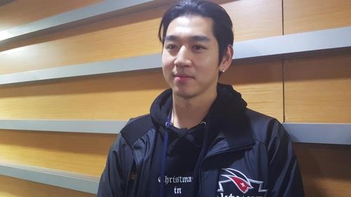 Rhee Dae-eun, rookie pitcher for the KT Wiz in the Korea Baseball Organization, speaks to reporters during the league's rookie orientation program in Daejeon, 160 kilometers south of Seoul, on Jan. 10, 2019. (Yonhap)