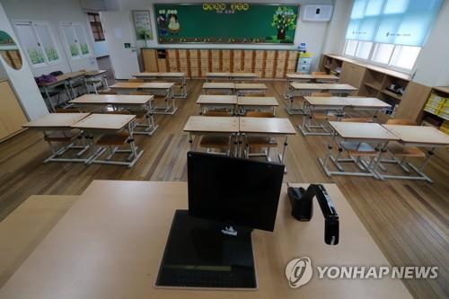 A classroom of Noeun Elementary School in Daejeon, 164 kilometers south of Seoul, is vacant on March 17, 2020. (Yonhap)