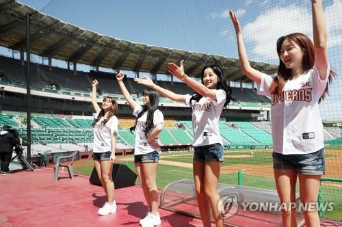 Cheerleaders perform during an exhibition game between the Kiwoom Heroes and the SK Wyverns in Incheon, west of Seoul, on April 21, 2020. The game was played without spectators amid the coronavirus pandemic. (Yonhap)