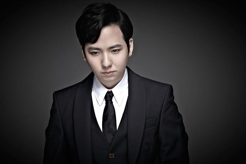 This photo provided by DGN COM shows popera singer Lim Hyung-joo. (PHOTO NOT FOR SALE) (Yonhap)