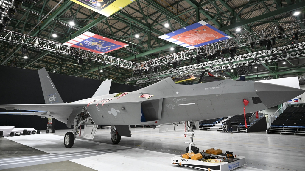 (News Focus) S. Korea sets milestone with first fighter prototype, but challenges remain