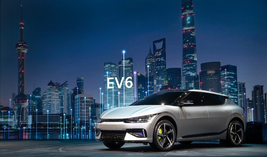 Kia Corp.'s first electric model EV 6 is seen in this photo provided by the Korean automaker on April 19, 2021. (PHOTO NOT FOR SALE) (Yonhap)