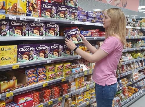 S. Korean snack firms log brisk overseas sales in 2020
