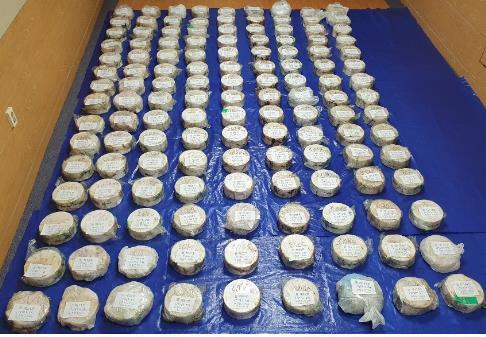 This photo provided by the Busan District Prosecutors Office shows 135 bags of methamphetamine confiscated from a smuggling suspect. (PHOTO NOT FOR SALE) (Yonhap)