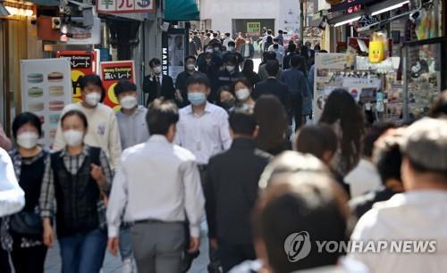 Poll says 3 in 4 Koreans support shift to 'living with COVID-19'