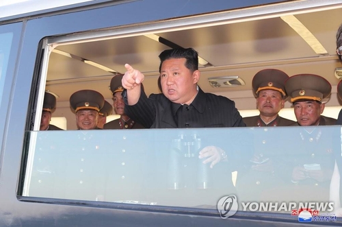 North Korean leader Kim Jong-un oversees the test-firing of a new tactical guided missile, in this photo released by the North's official Korean Central News Agency on April 17, 2022. The KCNA did not release the date and site of the launch. (For Use Only in the Republic of Korea. No Redistribution) (Yonhap)