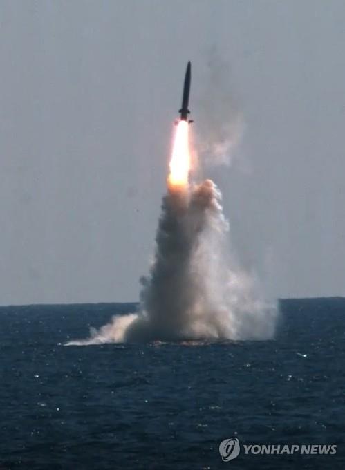 South Korea's homegrown submarine-launched ballistic missile (SLBM) is test-fired from the Navy's 3,000-ton-class Dosan Ahn Chang-ho submarine at the ADD Anheung Test Center in South Chungcheong Province on Sept. 15, 2021, in this file photo provided by the Ministry of National Defense. (PHOTO NOT FOR SALE) (Yonhap)