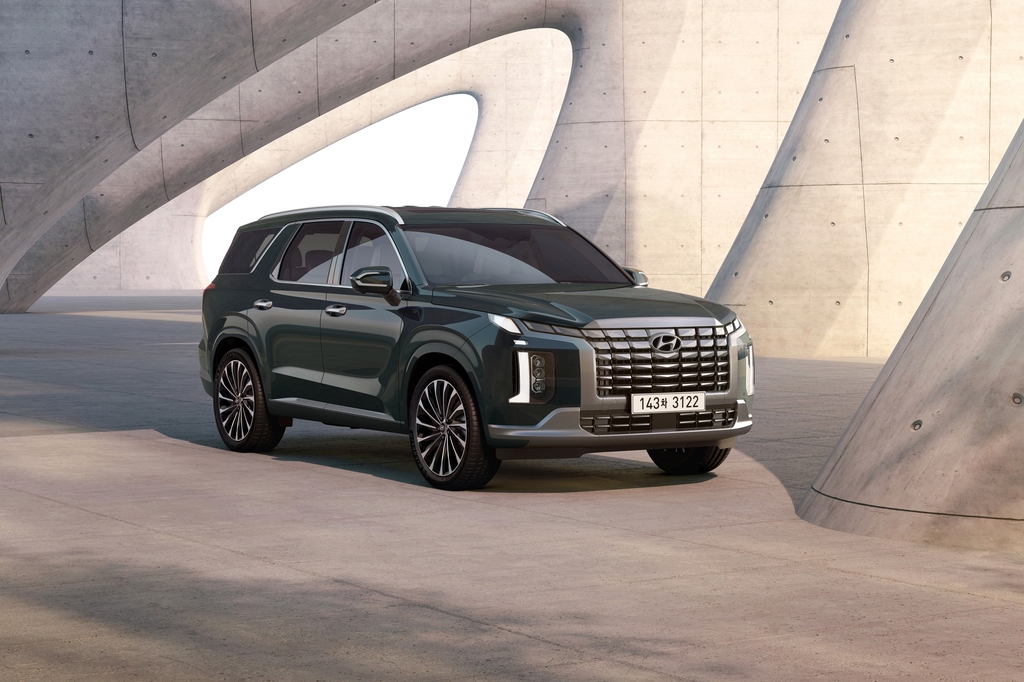 This file photo provided by Hyundai Motor shows the upgraded Palisade SUV. (PHOTO NOT FOR SALE) (Yonhap)