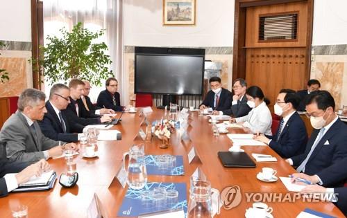 S. Korea seeks nuclear power sales in Poland