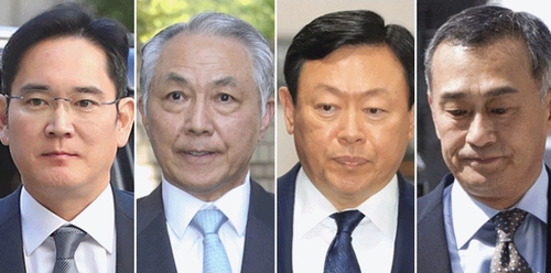 From left to right: Samsung Electronics Vice Chairman Lee Jae-yong, former STX Group Chairman Kang Duk-soo, Lotte Group Chairman Shin Dong-bin and Chang Sae-joo, chief of Dongkuk Steel Mill Co. (Yonhap)