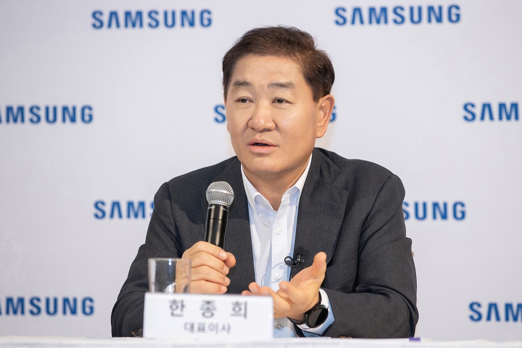 (CES) Samsung CEO expects economic woes to continue this year Yonhap