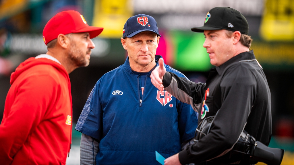 Pavel Chadim (C), manager of the Czech Republic national baseball team, is shown next to an umpire and an opposing manager before a game, in this photo provided by Chadim on Feb. 16, 2023. (PHOTO NOT FOR SALE) (Yonhap)