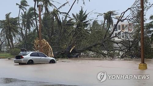  S. Korean tourists begin to return home from typhoon-hit Guam