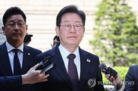 Court again delays hearing on Lee's case until after election