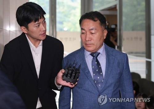 Special counsel seeks arrest warrant for ex-Marine chief
