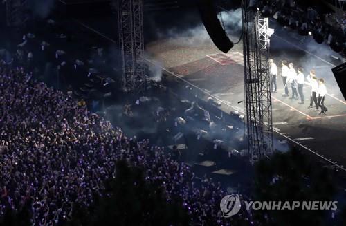 BTS subjugue 25.000 fans à Busan