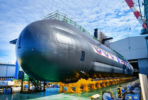 Sur cette photo fournie le mardi 28 septembre 2021 par la marine sud-coréenne, le sous-marin Shin Chae-ho de 3.000 tonnes.